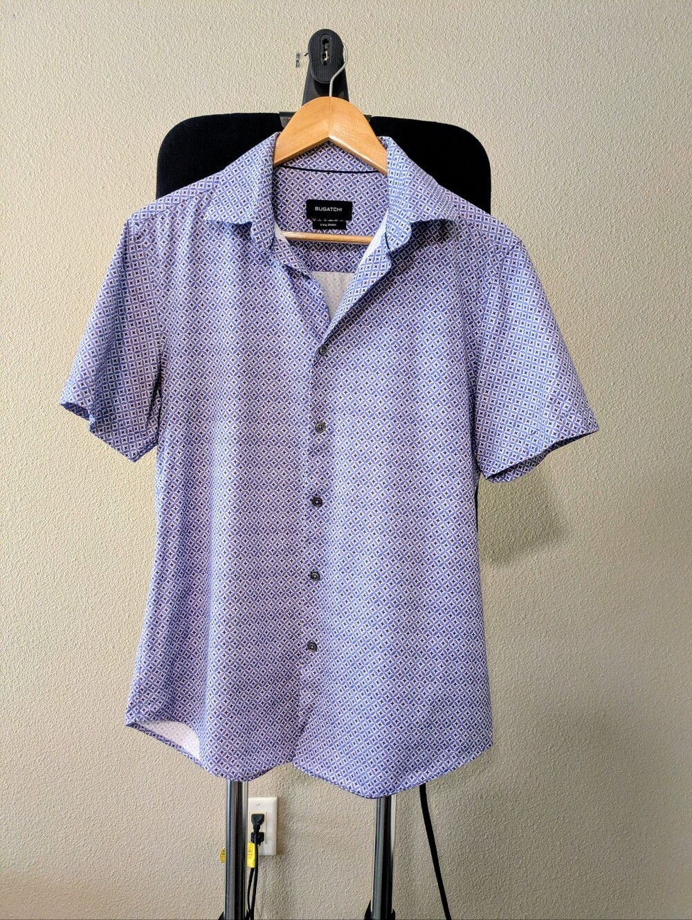 Bugatchi Men’s Short-Sleeve Button-Up Shirt in Light Lavender Geometric